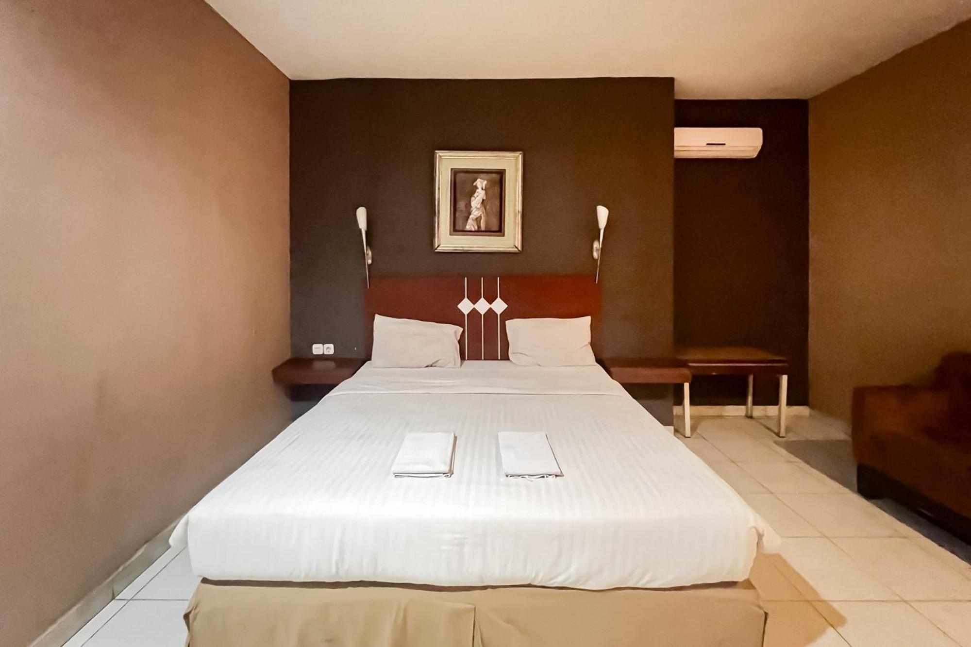 Urbanview Trisula Hotel Макасар Экстерьер фото