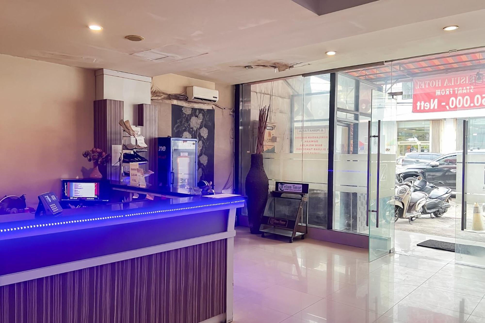 Urbanview Trisula Hotel Макасар Экстерьер фото